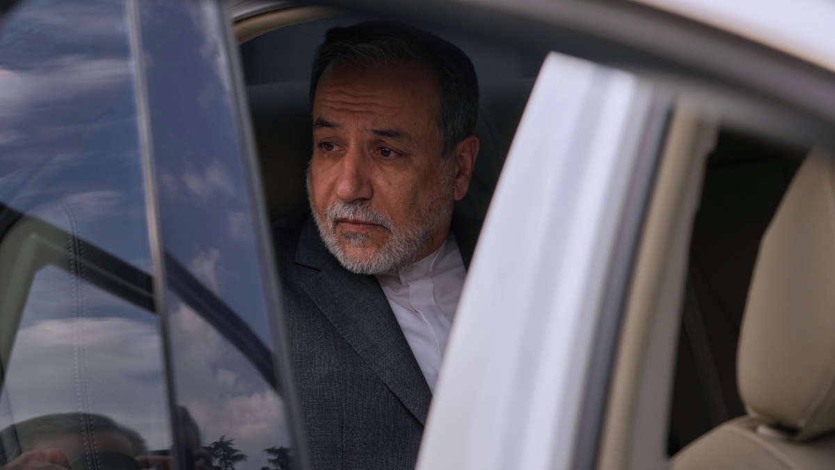 24 घंटे में दो बार इस्लामाबाद पहुंचे ईरान के विदेश मंत्री अराघची, अब रूस जाने की तैयारी