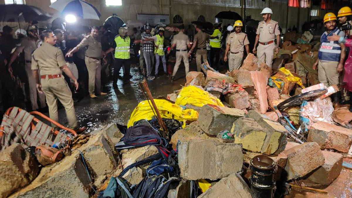 बेंगलुरु में दीवार गिरने से बड़ा हादसा, 7 लोगों की मौत, घायलों से मिले सीएम सिद्धारमैया; मुआवजे का ऐलान
