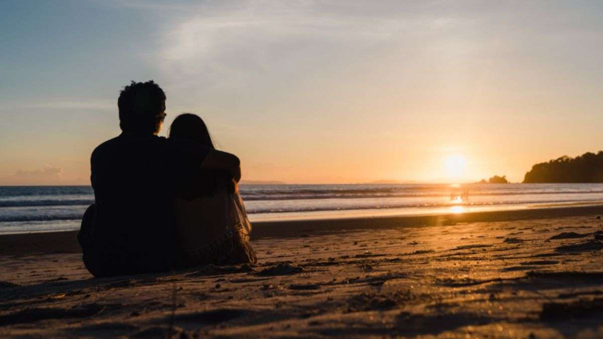 Love Horoscope: अक्षय तृतीया पर 4 राशियों के प्रेम जीवन में बढ़ेंगी खुशियां, पार्टनर से मिल सकता है खास सरप्राइज