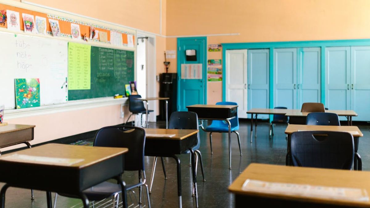 10वीं क्लास के स्टूडेंट के साथ स्कूल में बेरहमी से मारपीट, पिता ने लगाया बच्चे की कई दांत तोड़ने का आरोप