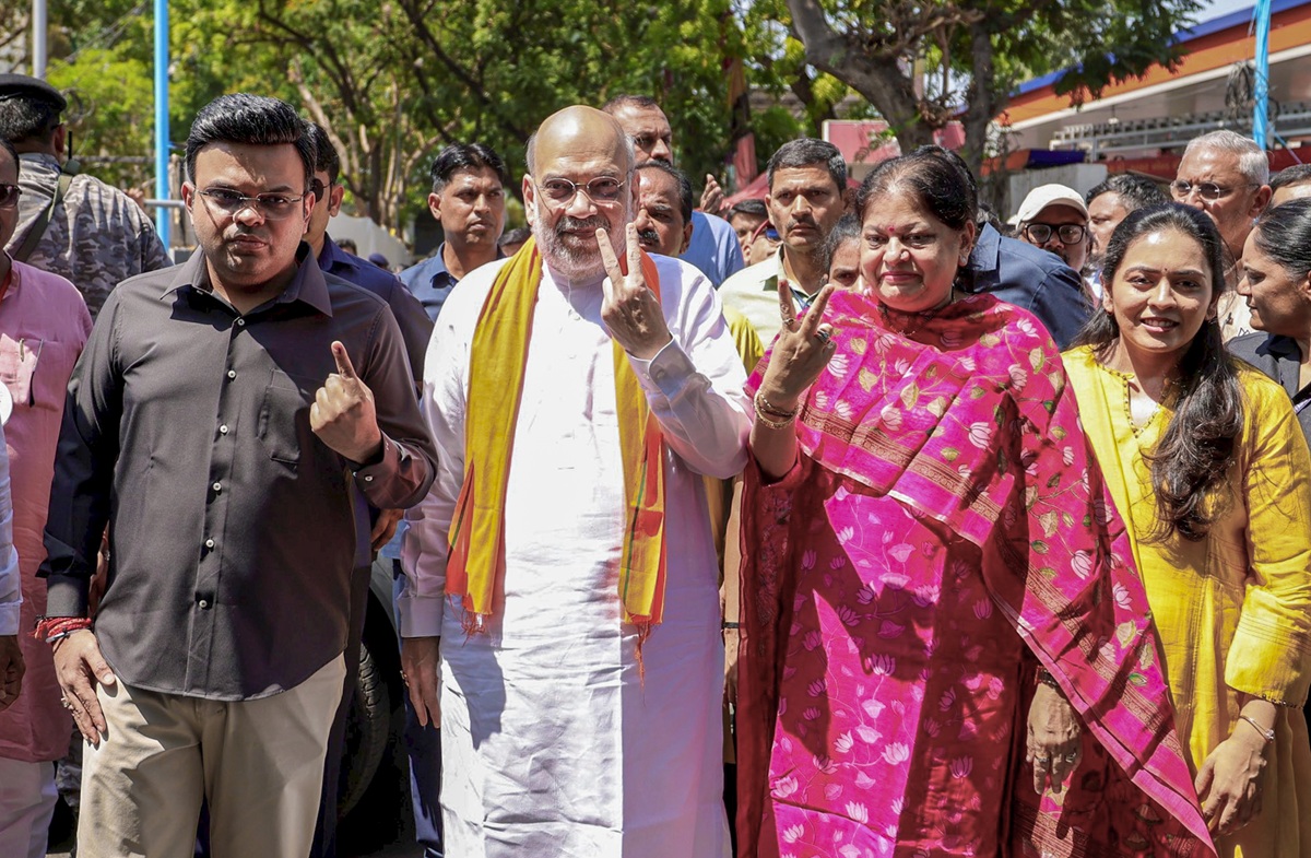 गुजरात निकाय चुनाव के लिए वोटिंग जारी, केंद्रीय गृह मंत्री अमित शाह, मुख्यमंत्री भूपेंद्र पटेल ने किया मतदान