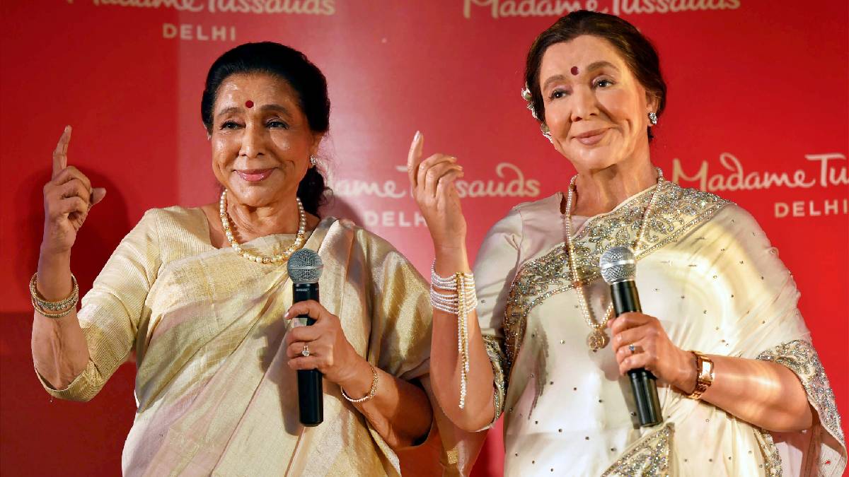 पंचतत्व में विलीन हुईं आशा भोसले, बेटे आनंद ने दी मुखाग्नि, राजकीय सम्मान के साथ हुई अंतिम विदाई