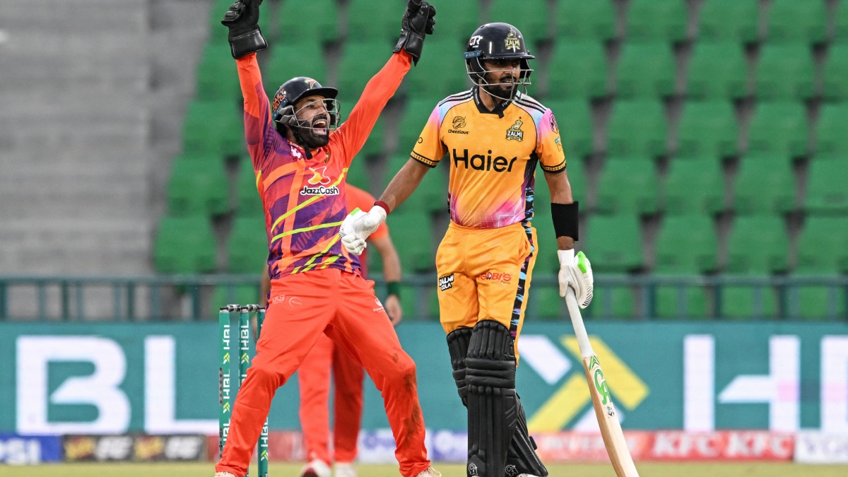 'मुंह उठाकर नहीं मार सकते,' स्ट्राइक रेट के सवाल पर भड़क गए बाबर आजम, देखें VIDEO