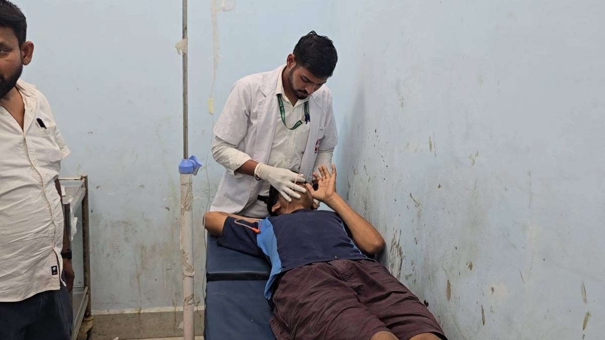 भतीजे के प्यार में पागल चाची ने खाया जहर, भतीजे ने भी की सुसाइड करने की कोशिश, दोनों शादी करने की जिद पर अड़े