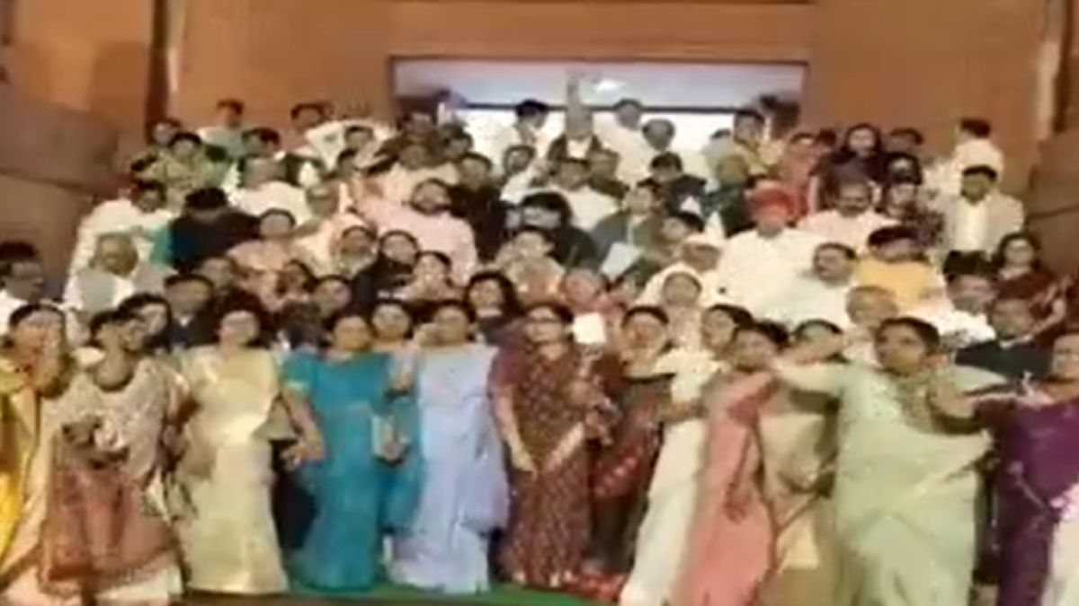 लोकसभा में महिला आरक्षण से जुड़ा बिल नहीं हुआ पास , NDA की महिला सांसदों ने खोला मोर्चा