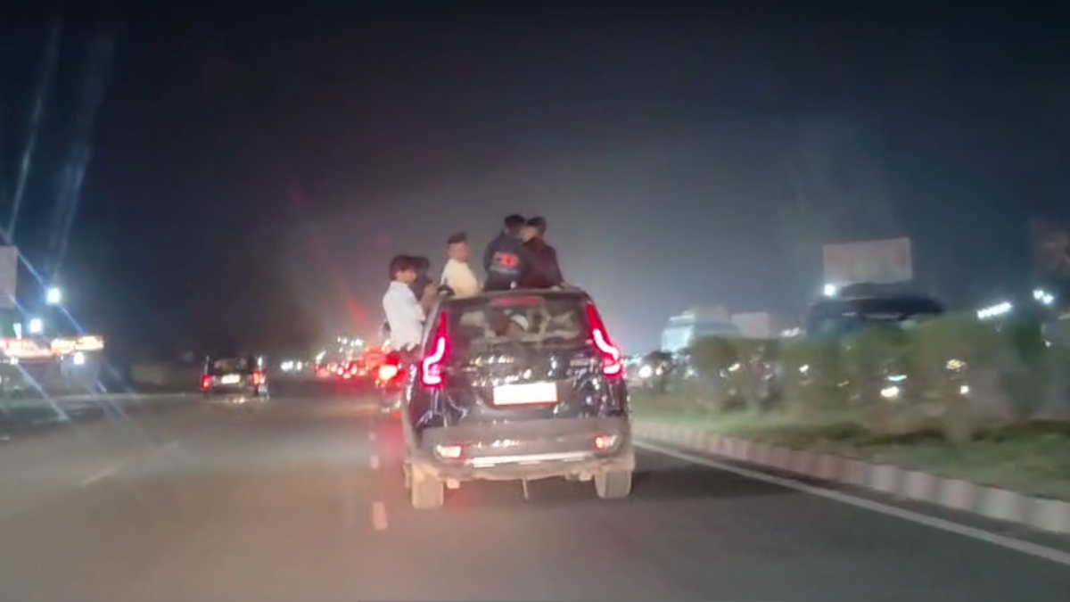 NH-9 पर हुड़दंग करने वाले रईसजादों पर लगा मोटा जुर्माना, पुलिस बोली- 'सभी पर कड़ी कार्रवाई करेंगे'