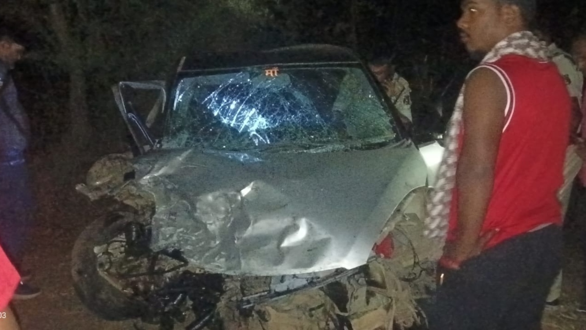 कांकेर में दो स्विफ्ट कार भिड़ीं, 6 लोगों की मौत, 3 की हालत गंभीर
