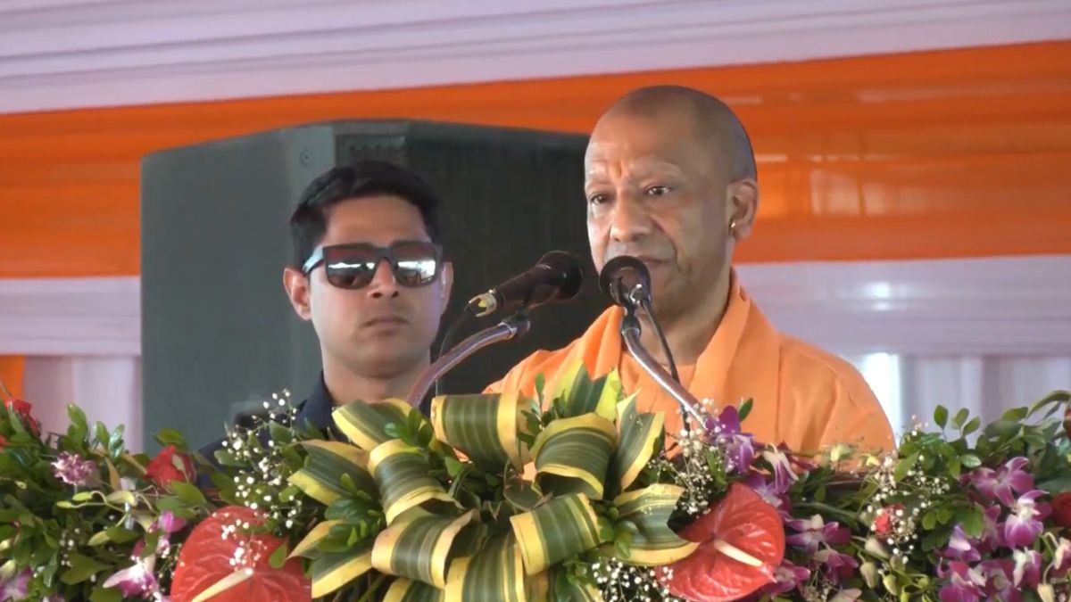 CM योगी ने मियांपुर का नाम बदलकर रविंद्रनगर किया, माफियाओं को चेतावनी- "मिट्टी में मिलने की तैयारी कर लो"