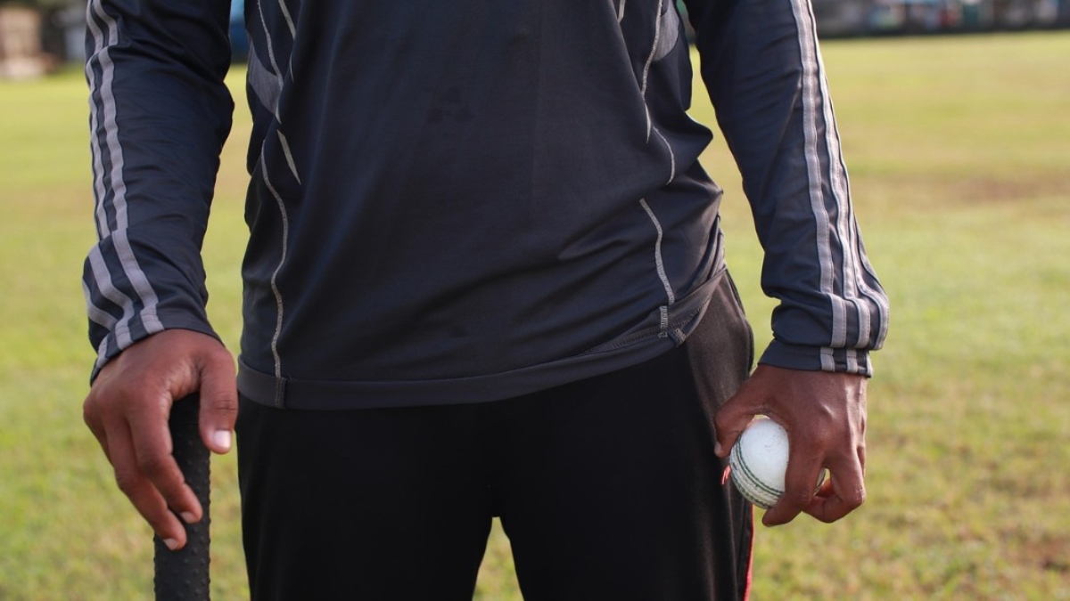 क्रिकेट मैदान पर हत्या, मैच के दौरान एक रन के विवाद में युवक के सीने में घोंपा चाकू