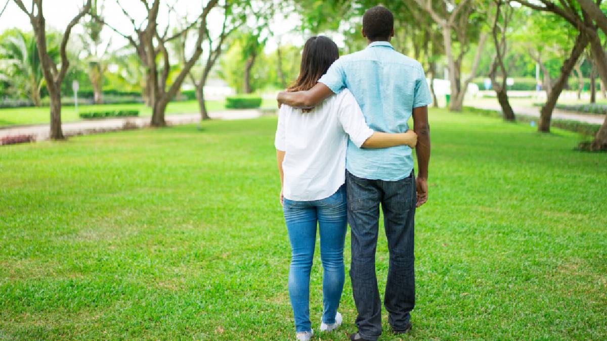 बड़ी बहन ने बहनोई से कर ली शादी तो छोटी बोली- मुझे भी पति नहीं, जीजा में दिलचस्पी; दोनों ने बदल लिए एक-दूसरे के पति