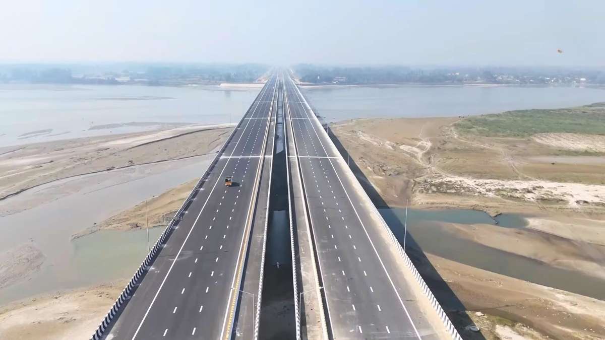 Ganga Expressway पर कितनी स्पीड से दौड़ेंगी गाड़ियां? मेरठ से प्रयागराज तक कितना टोल? उद्घाटन से पहले जानिए सबकुछ