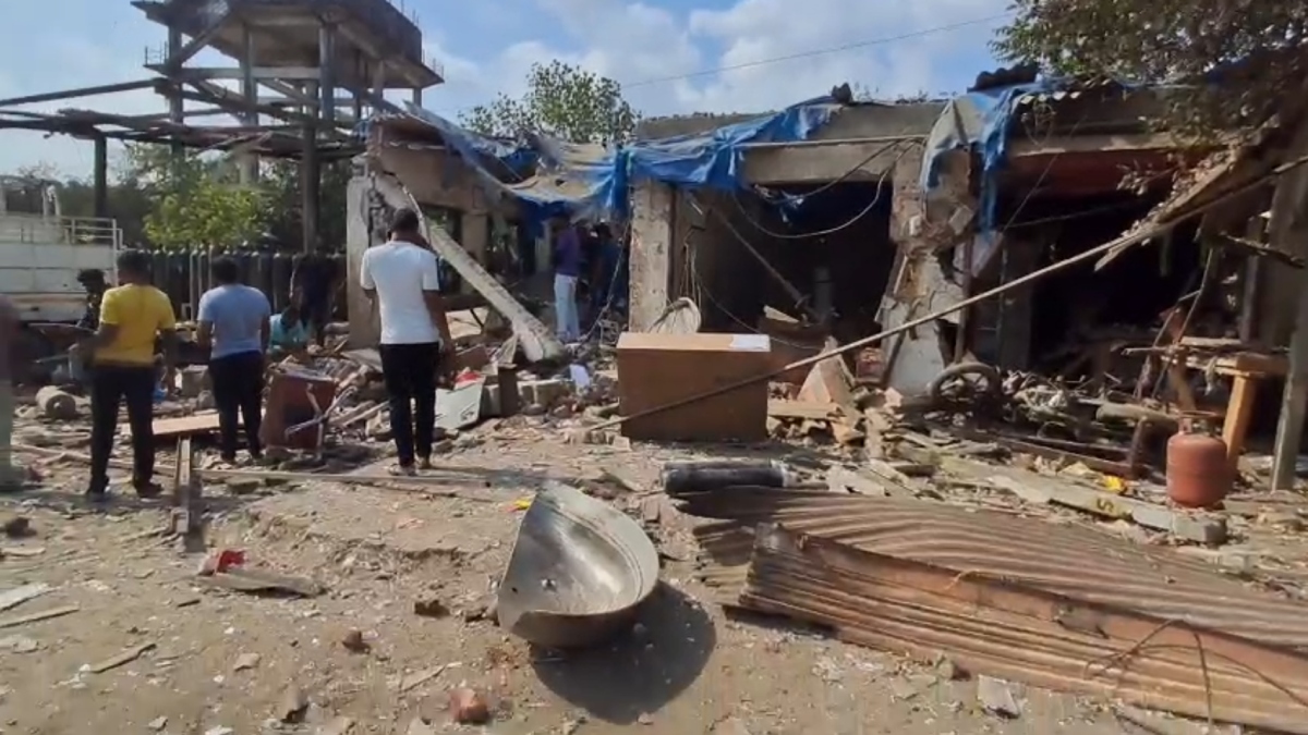 केंद्र शासित प्रदेश दादरा नगर हवेली के सिलवासा में नाइट्रोजन गोदाम में विस्फोट, 4 की मौत, 6 घायल