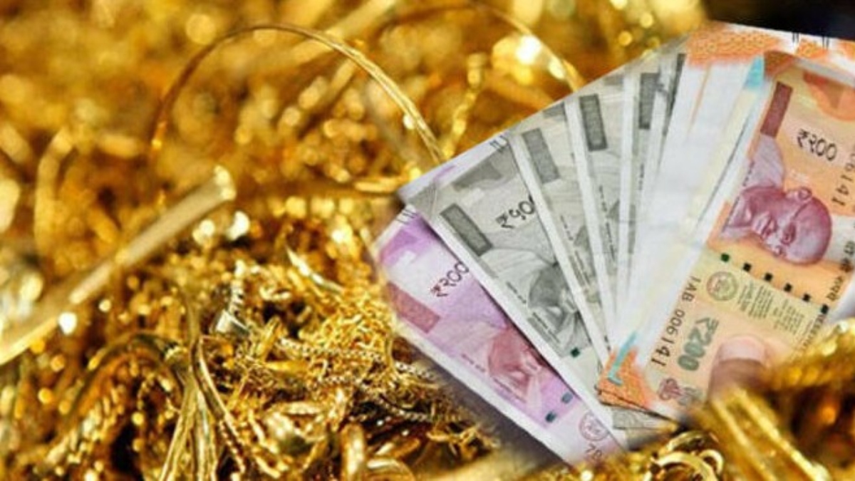 झारखंड: बैंक में हथियार लेकर घुसे नकाबपोश डकैत, लूट ले गए करोड़ों का सोना, पांच लाख कैश