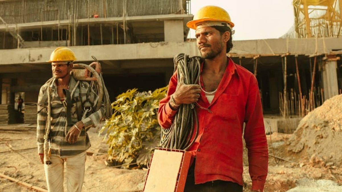 हरियाणा सरकार का दिहाड़ी मजदूरों को बड़ा तोहफा! सीधे इतने रुपये बढ़ा दी न्यूनतम मजदूरी