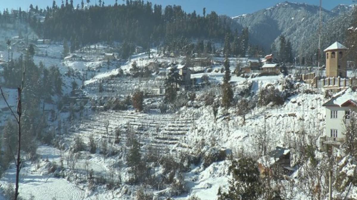 पश्चिमी विक्षोभ के असर से जम्मू-कश्मीर में आंधी के साथ बारिश का अलर्ट, गिरेंगे ओले; पहाड़ों पर होगी बर्फबारी