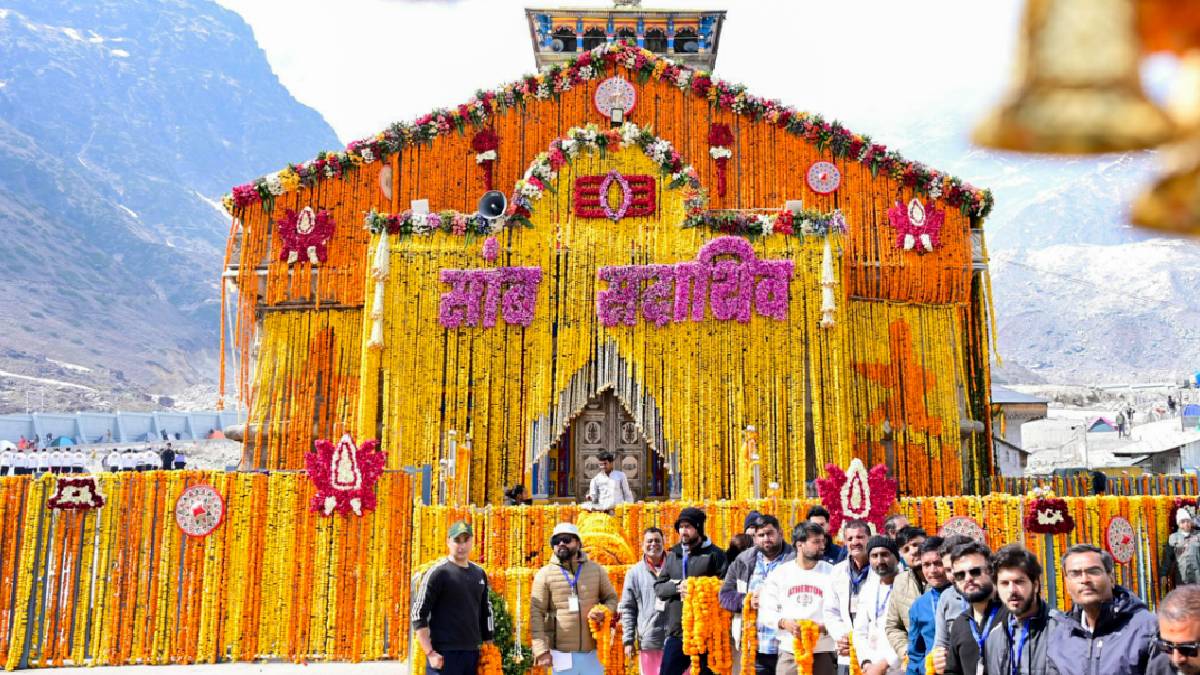 वैदिक मंत्रोच्चार के साथ खुले केदारनाथ धाम के कपाट, सीएम धामी भी रहे मौजूद, अब ये काम नहीं कर पाएंगे श्रद्धालु
