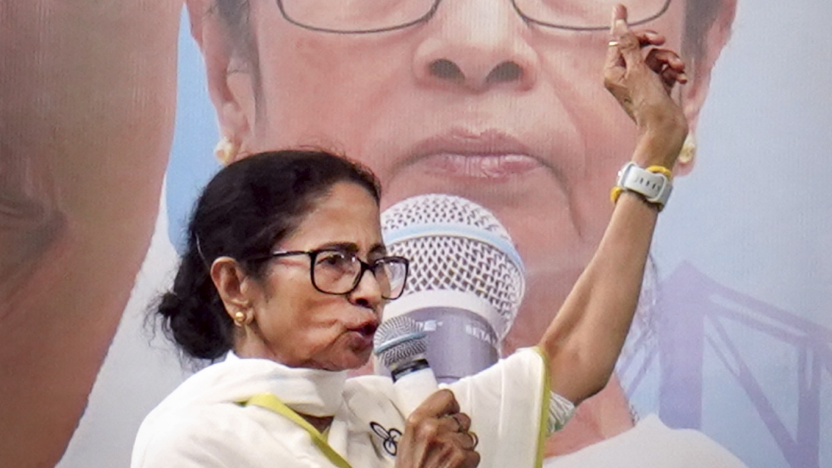 कानून-व्यवस्था मुझसे छीन ली गई है, EC बंगाल में राष्ट्रपति शासन चला रहा है: ममता बनर्जी