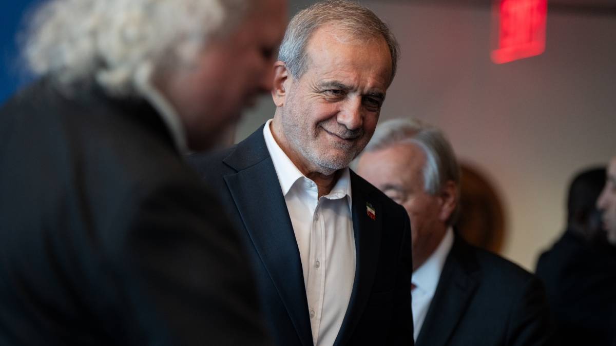 ट्रंप की डेडलाइन पर ईरान के राष्ट्रपति पेजेश्कियन का पलटवार, "1.4 करोड़ ईरानी जान देने को तैयार"