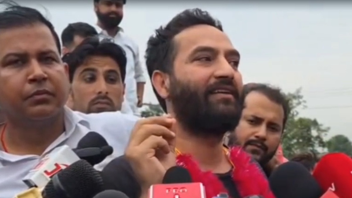 230 दिन बाद आजाद! कठुआ जेल से बाहर आते ही AAP विधायक मेहराज मलिक ने सबसे पहले क्या कहा?