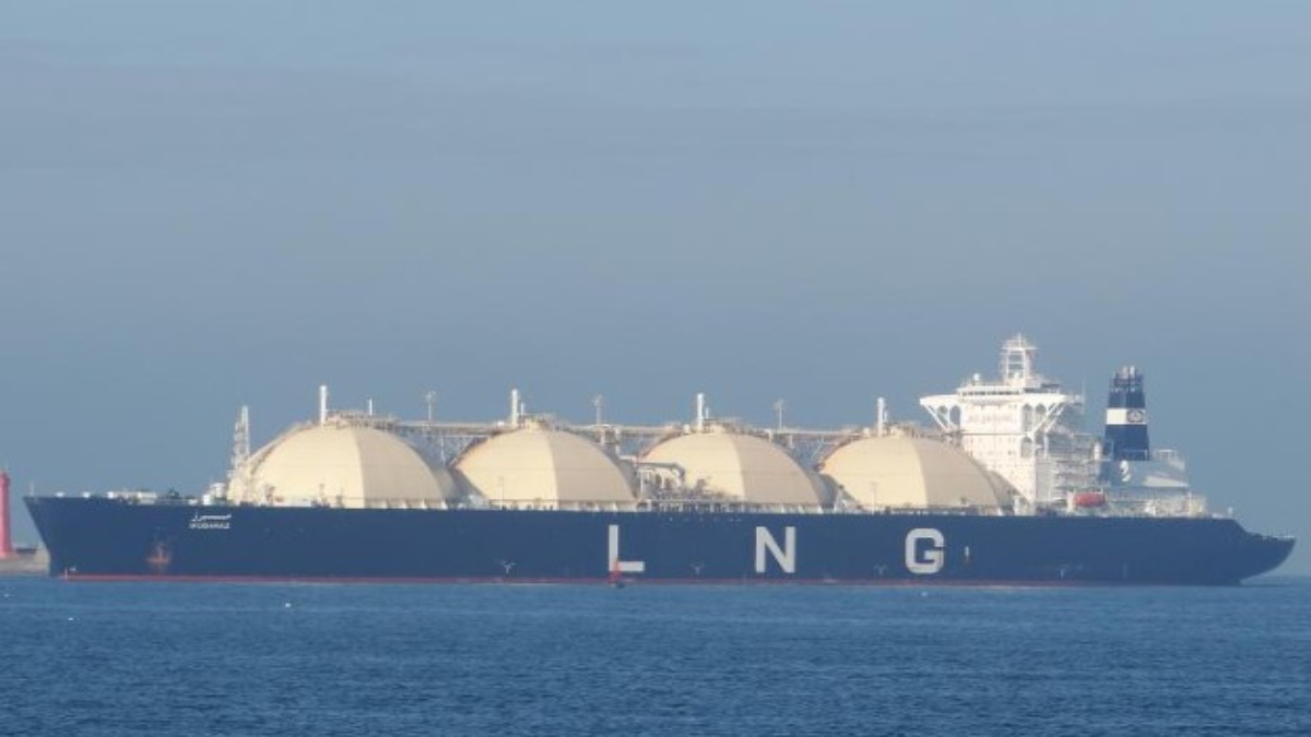 बड़ी खुशखबरी, होर्मुज पार कर LNG से लदा टैंकर जहाज आ रहा है भारत, जानें क्या होती है एलएनजी