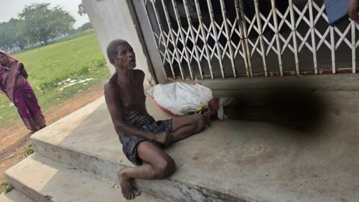 बैंक ने मांगा डेथ सर्टिफिकेट तो कब्र से बहन का कंकाल निकाल लाया शख्स, ये घटना हैरान कर देगी