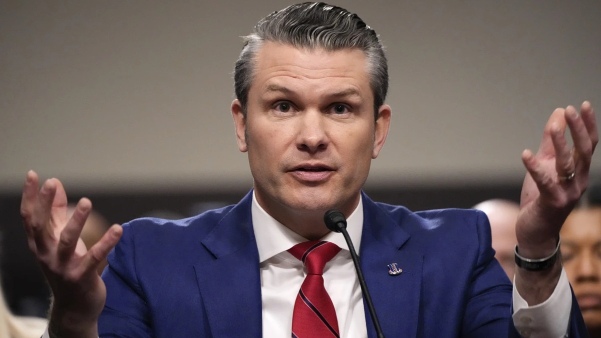 पीट हेगसेथ ने ईरान जंग को बताया दुनिया के लिए तोहफा, जानें और क्या कहा