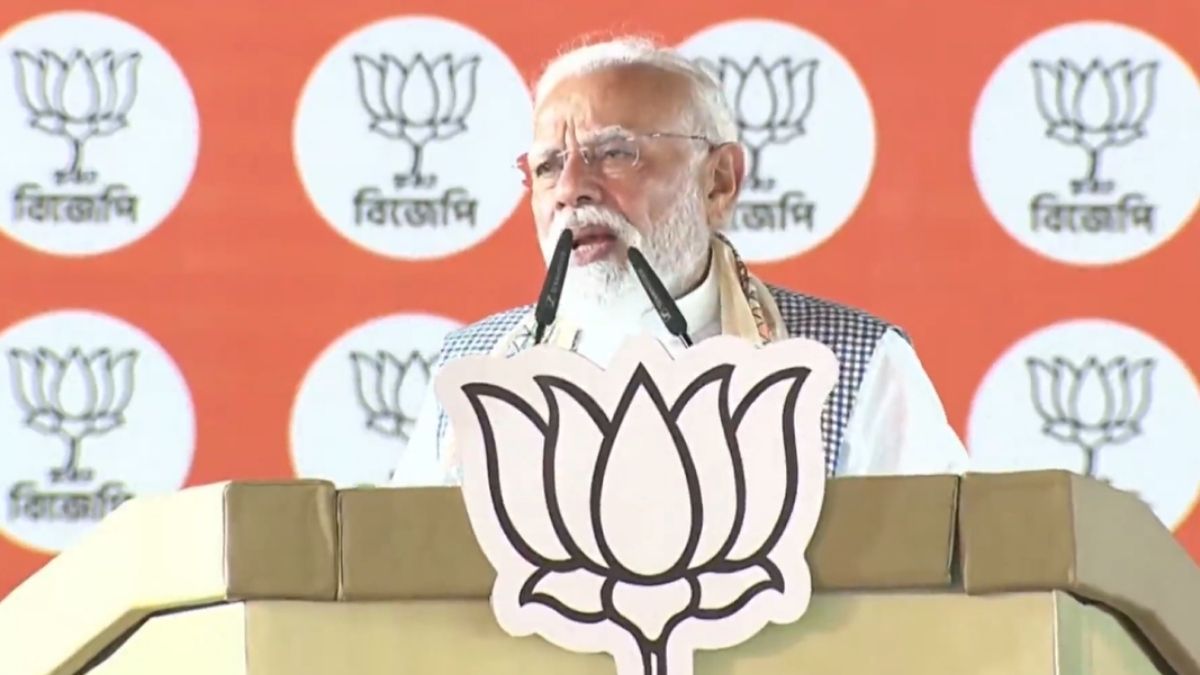 'कानून-व्यवस्था का जनाजा निकालने पर तुली TMC', कूचबिहार में बोले PM मोदी