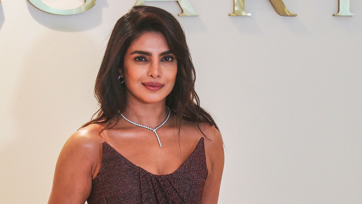 रिलायंस रिटेल ने प्रियंका चोपड़ा के हेयरकेयर ब्रांड Anomaly को खरीदा, जाने कितने में हुई डील