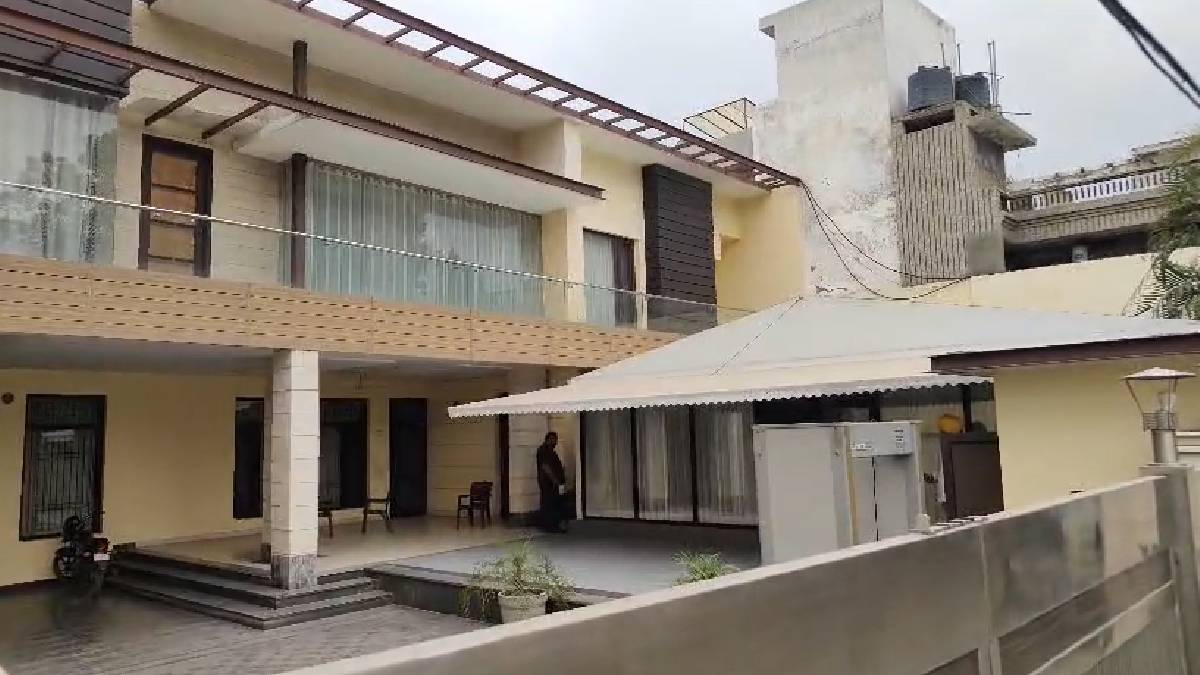 पंजाबः कैबिनेट मंत्री संजीव अरोड़ा पर ईडी का बड़ा एक्शन, घर-दफ्तर समेत 13 जगहों पर छापेमारी; करीबियों पर भी कार्रवाई