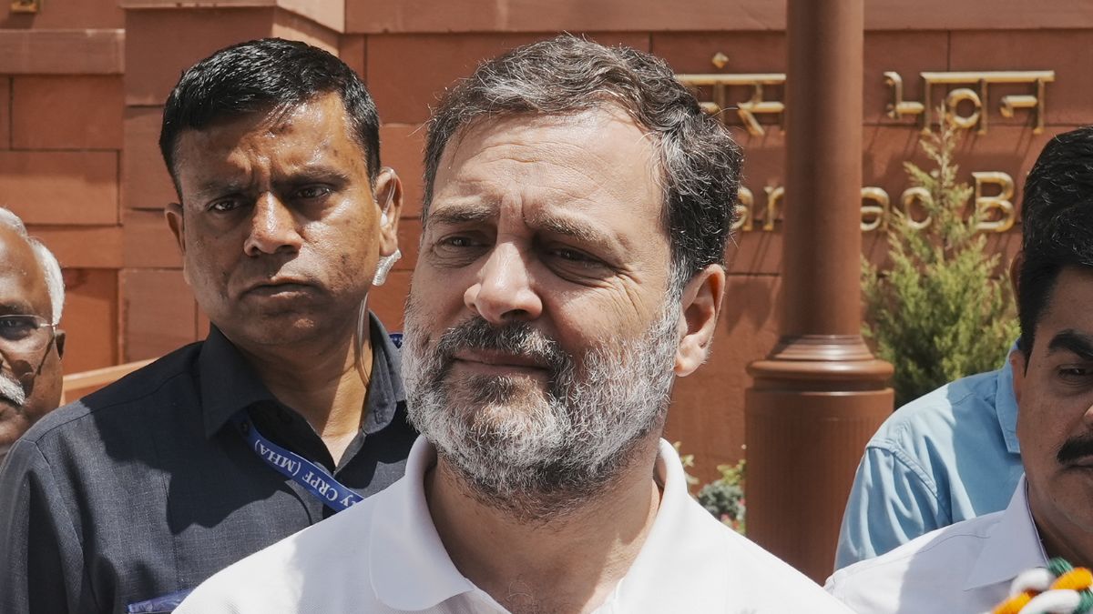 राहुल गांधी के खिलाफ FIR के फैसले पर लगी रोक, इलाहाबाद हाईकोर्ट ने पलटा अपना ही आदेश