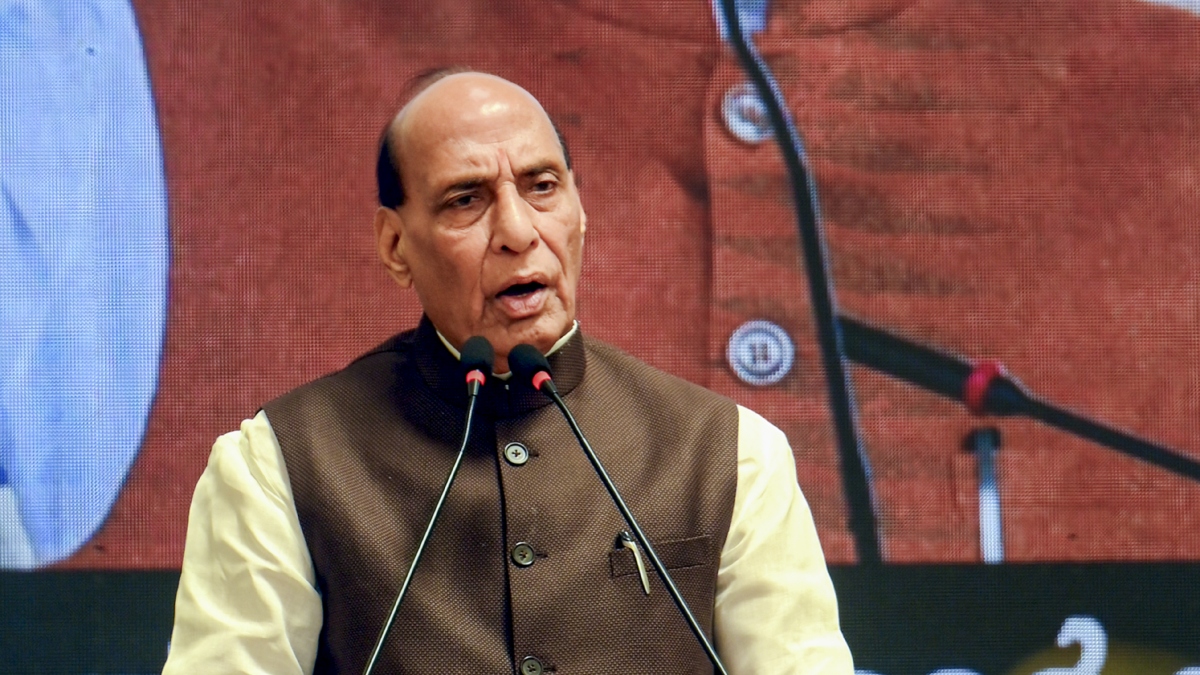 "दुस्साहस किया तो...", मिडिल ईस्ट में जारी युद्ध के बीच पाकिस्तान को राजनाथ सिंह की चेतावनी