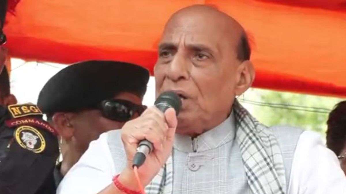 पश्चिम बंगाल: 'गुंडे जेल में होंगे या फिर ऊपर', हुगली के रोड शो में रक्षामंत्री राजनाथ सिंह ने दी वॉर्निंग