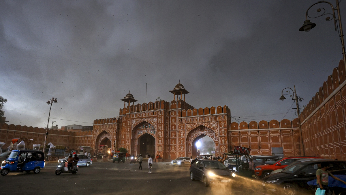 दिल्ली में फिर होने वाली है बारिश, IMD ने जारी किया अलर्ट, जम्मू-हिमाचल में लगातार हो रही बर्फबारी