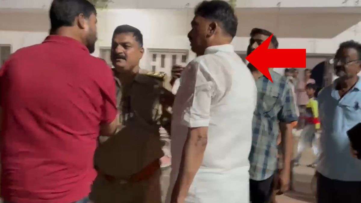 सांसद और कोतवाल में बीच सड़क पर हुई तू-तू मैं-मैं, गुस्साए MP आमरण अनशन पर बैठे; VIDEO वायरल