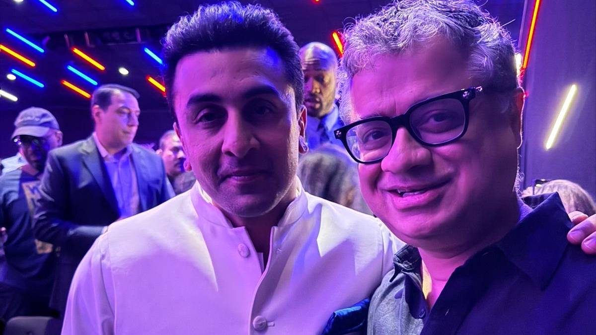 जब फैन ने रणबीर कपूर को कहा रणवीर सिंह, 'धुरंधर' की सफलता पर बधाई मिलते ही एक्टर का ऐसा था रिएक्शन