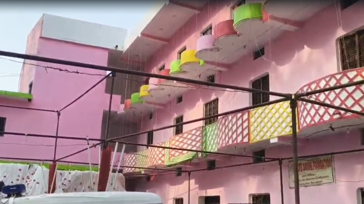 मैरिज हॉल में 80 लड़के-लड़की आपत्तिजनक स्थिति में पकड़े गए, इनमें 31 नाबालिग, नेटवर्क उजागर करने में जुटी पुलिस