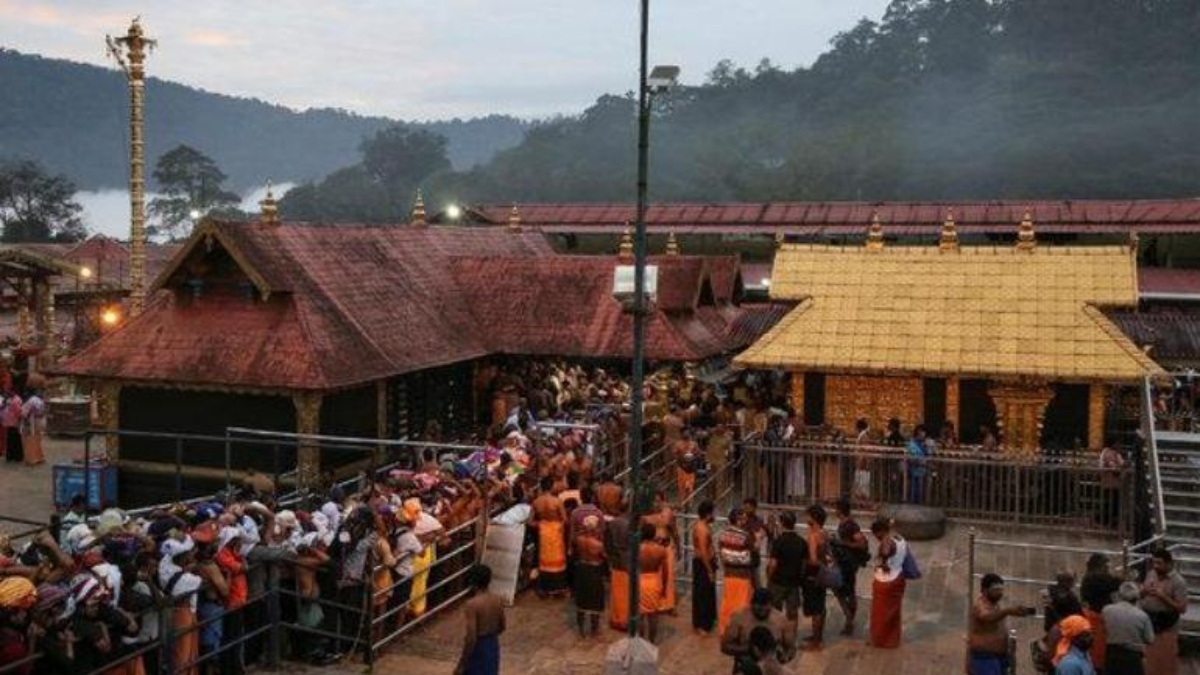 SC hearing on Sabarimala Casr LIVE: धार्मिक स्थलों पर महिलाओं के साथ भेदभाव मामले में सुप्रीम कोर्ट में सुनवाई शुरू