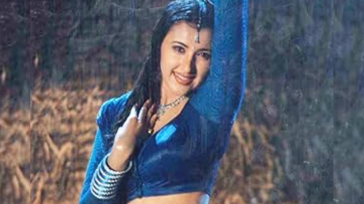 90 के दशक की हीरोइन, डेब्यू करते ही लगाई हिट की लाइन, अंडरवर्ल्ड के डर से हुई गायब