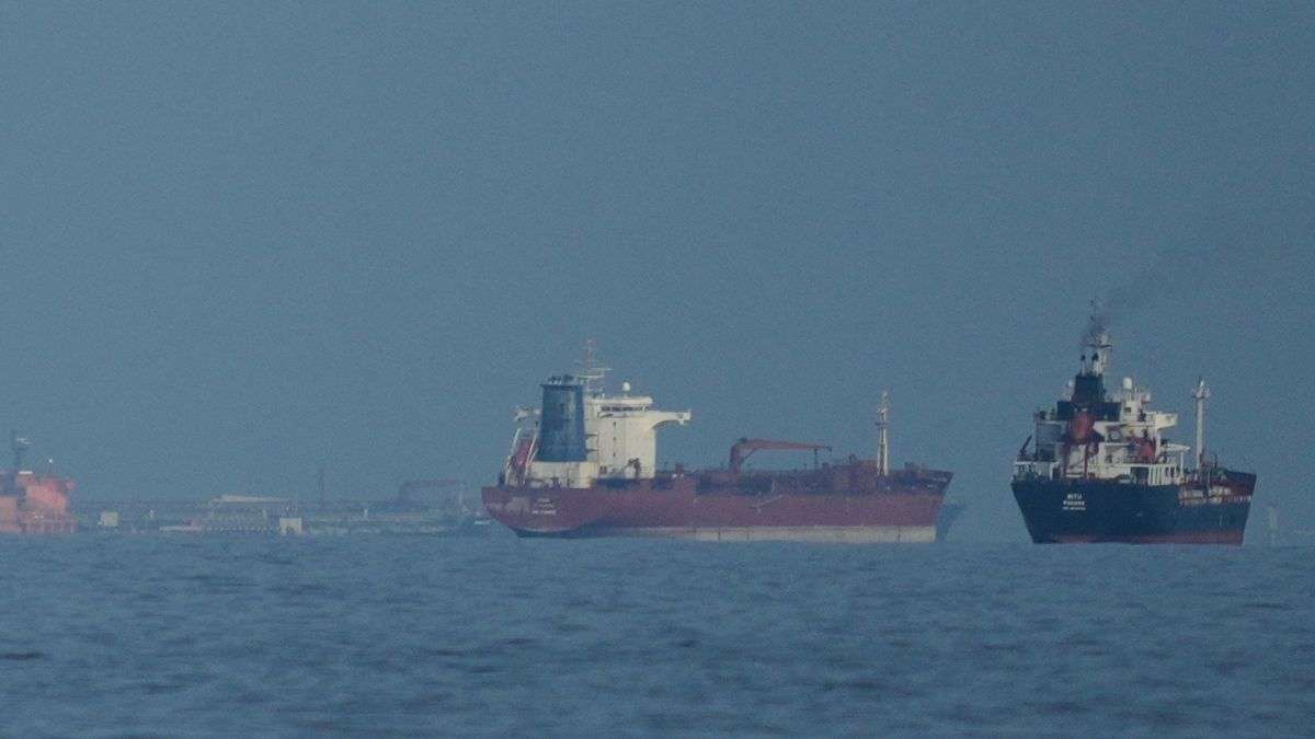 बड़ी खुशखबरी! पूरी तरह खुला Strait Of Hormuz, ईरान के विदेश मंत्री ने दी जानकारी; इसकी शर्त भी बताई