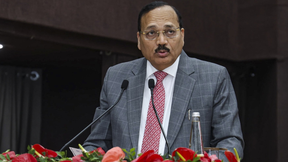 'अब ठग बंदूक नहीं, मोबाइल से वार कर रहे हैं', साइबर अपराध पर CJI ने जताई चिंता