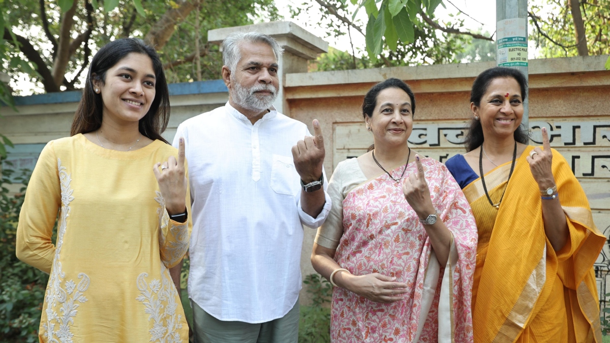 बारामती में वोट डालने के बाद बोलीं सुप्रिया- 'सुनेत्रा सीएम बनती हैं तो मुझे खुशी होगी', शरद पोलिंग बूथ नहीं पहुंचे