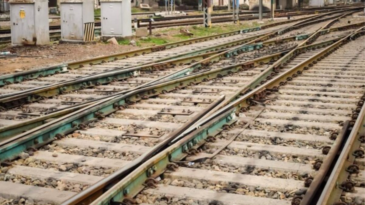 रेलवे ट्रैक और रेलवे लाइन में क्या अंतर है, सुनते ही दिमाग घूम जाएगा; सोचा भी नहीं होगा