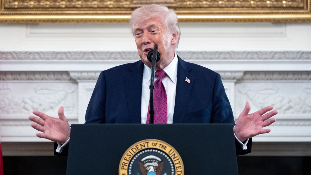 मध्य-पूर्व तनाव के बीच बड़ी खबर! ट्रंप के कहने पर ईरान ने रोकी 8 महिलाओं की फांसी, जानें पूरा मामला