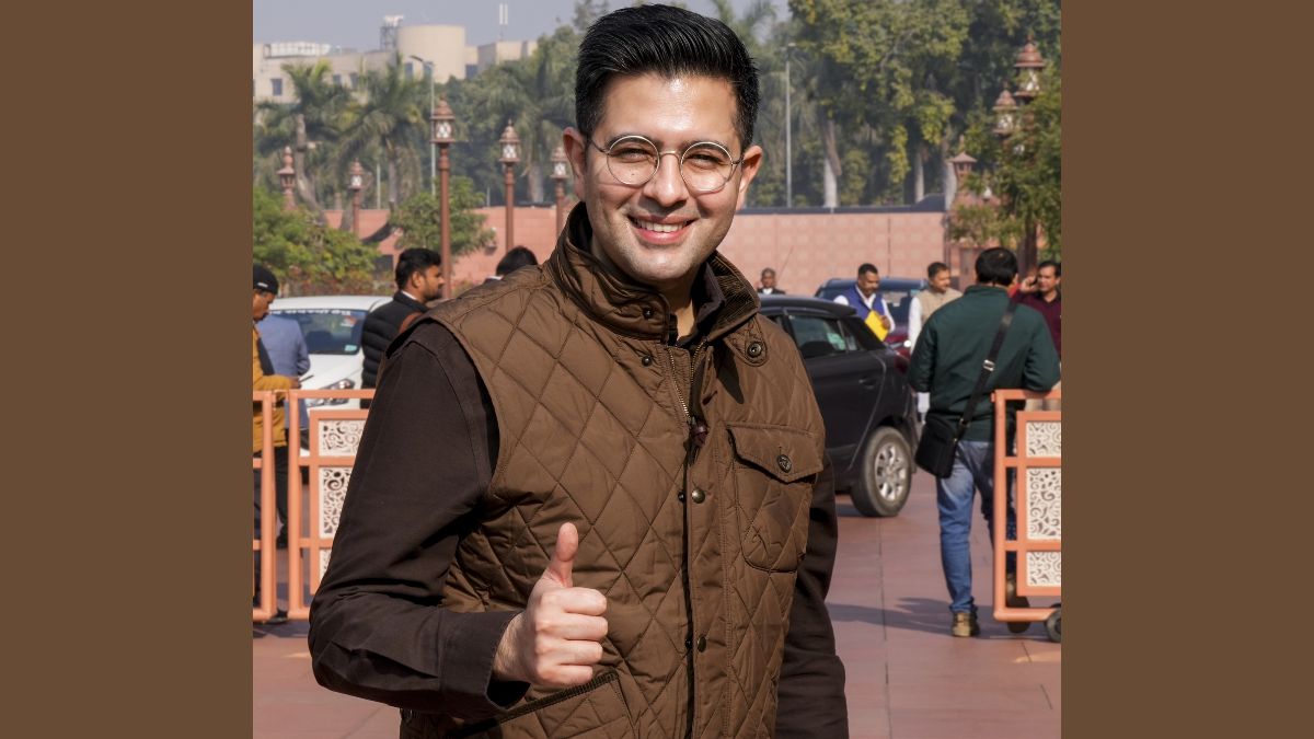 AAP's Raghav Chadha Joins BJP Live: AAP में आया भूचाल, राघव चड्ढा के साथ और 6 सासंदों ने छोड़ी पार्टी, देखें अपडेट