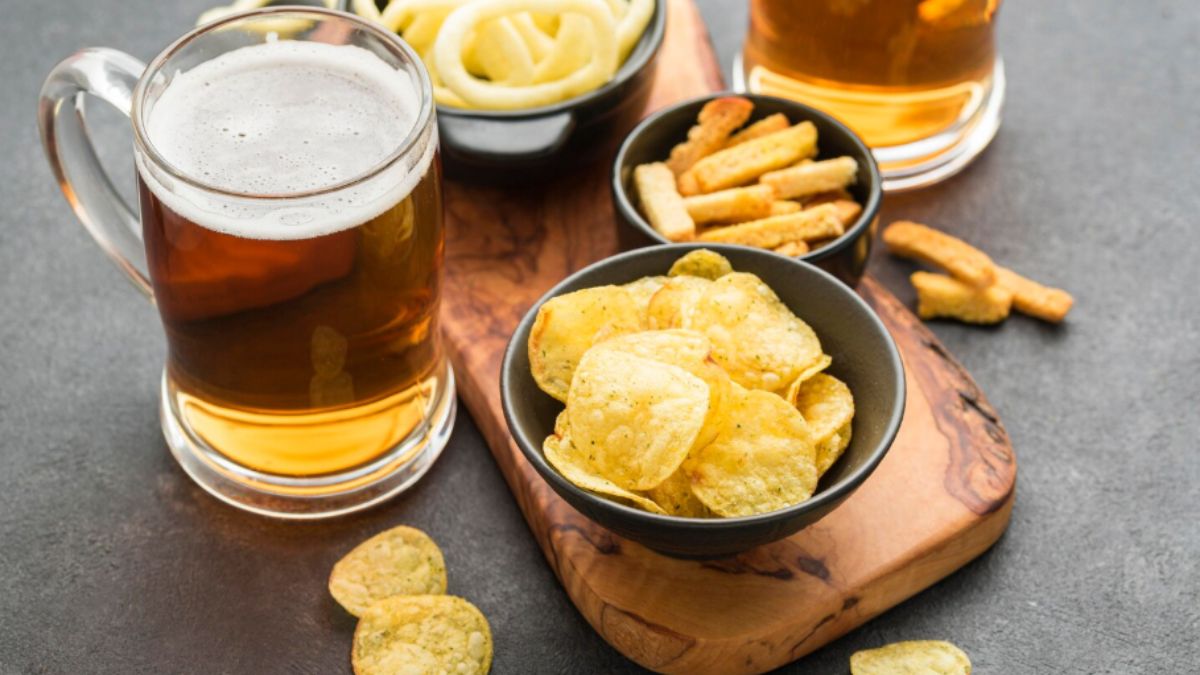 शराब के साथ हमेशा नमकीन चीज क्यों खाई जाती हैं, मिठाई क्यों नहीं खाई जाती?