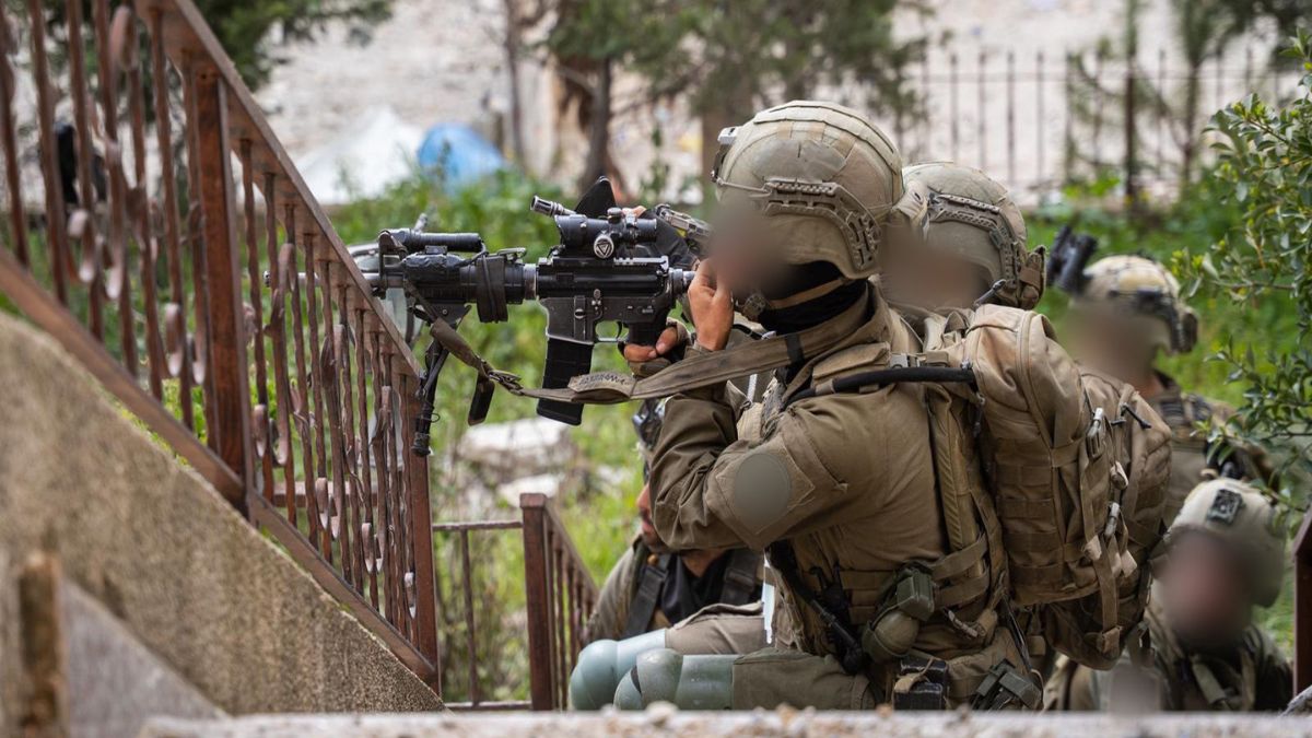 इजरायल ने दक्षिणी लेबनान में हिजबुल्लाह के गढ़ बिंत "Bint Jbeil" को घेरा, IDF ने किया जल्द पूर्ण नियंत्रण का दावा