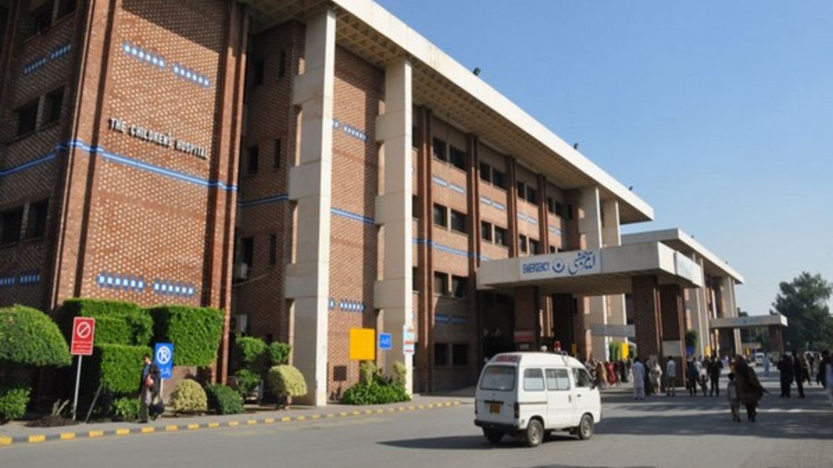 पाकिस्तान एक अस्पताल में कई बार सिरिंज इस्तेमाल करने से 300 से ज्यादा बच्चे हुए HIV पॉजिटिव, मचा हड़कंप