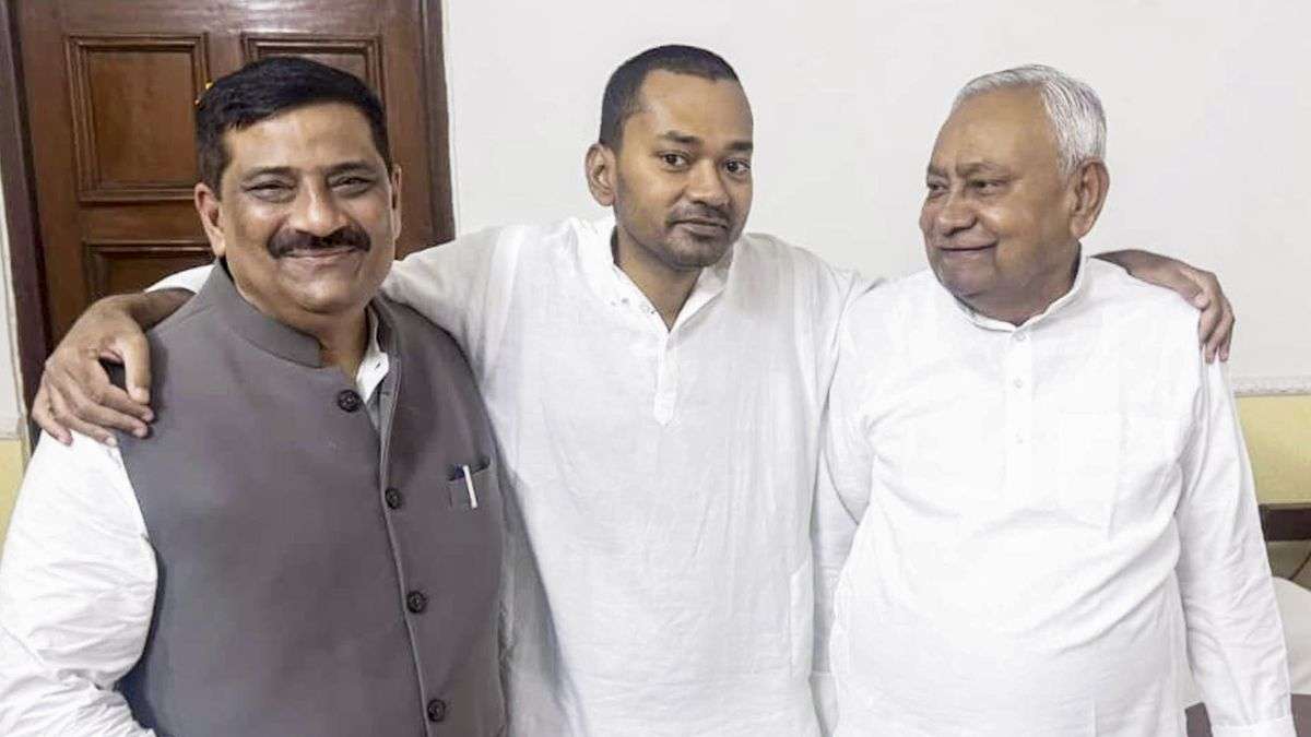 जेडीयू की नई राष्ट्रीय टीम का ऐलान, नीतीश ने संजय झा पर फिर जताया भरोसा, बने कार्यकारी अध्यक्ष