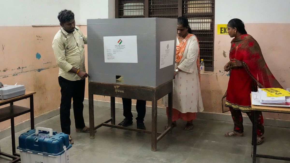 Assembly Election Live: तमिलनाडु की 234 सीटों पर आज होगा मतदान, कुछ ही देर में शुरू होगी वोटिंग