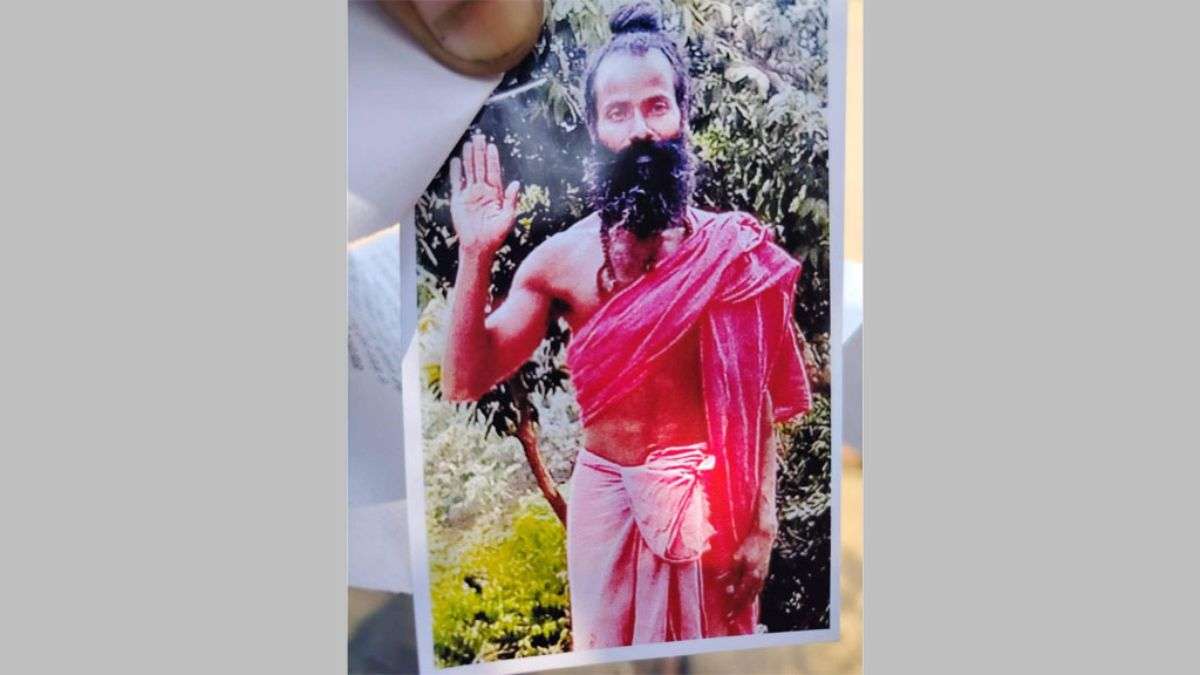 बांग्लादेश के कोक्स बाजार पहाड़ी में पेड़ से लटकता मिला पुजारी का शव, 3 दिन से था लापता